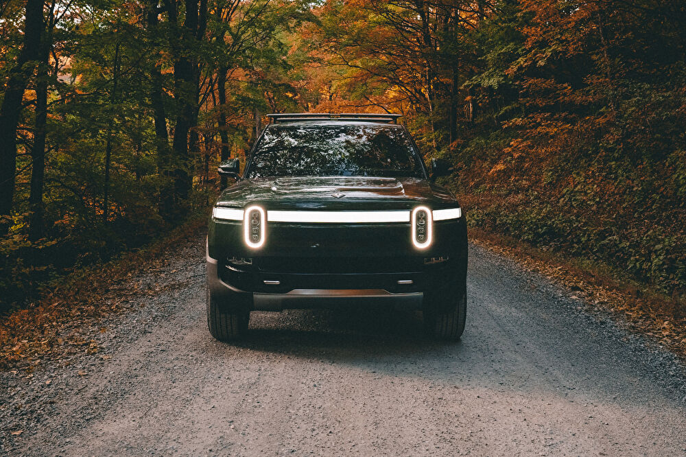 Rivian R1S İncelemesi: Dağın Kralı - Elektrikli SUV Devriminin Yeni Yıldızı