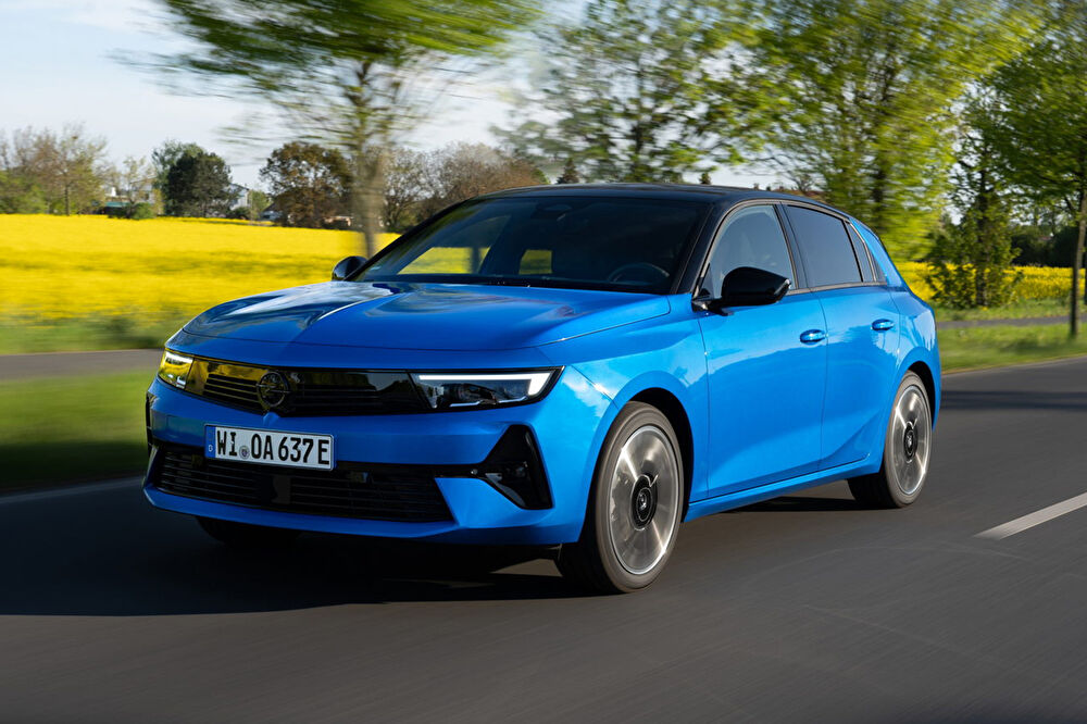 Tamamen Elektrikli Opel Astra Piyasaya Sürüldü: İşte Fiyatı ve Özellikleri