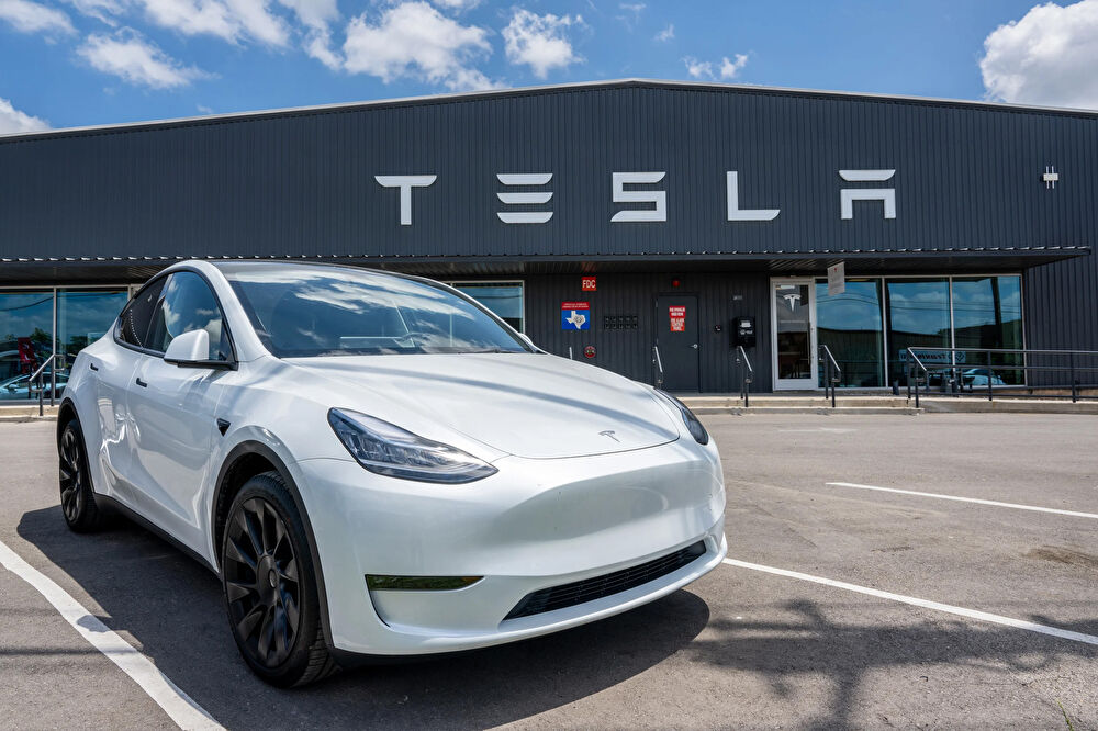 Tesla, Öncü Üretim Teknolojisinde Geri Adım Atarak Stratejisini Değiştirdi!