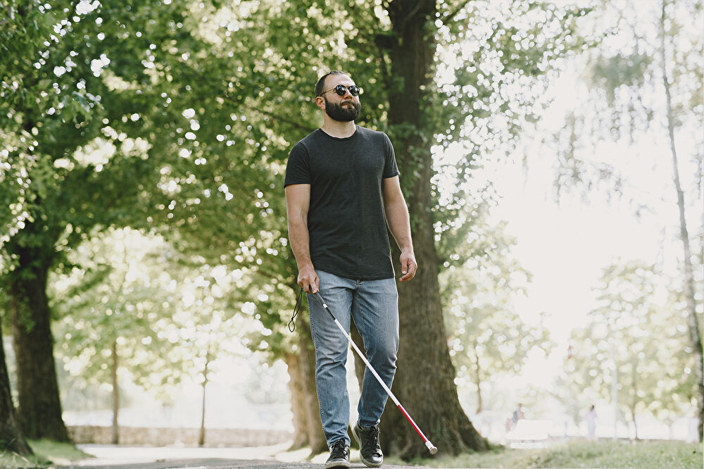 WeWalk, Görme Engelli Bireyler İçin ‘Akıllı Baston’u Geliştiriyor