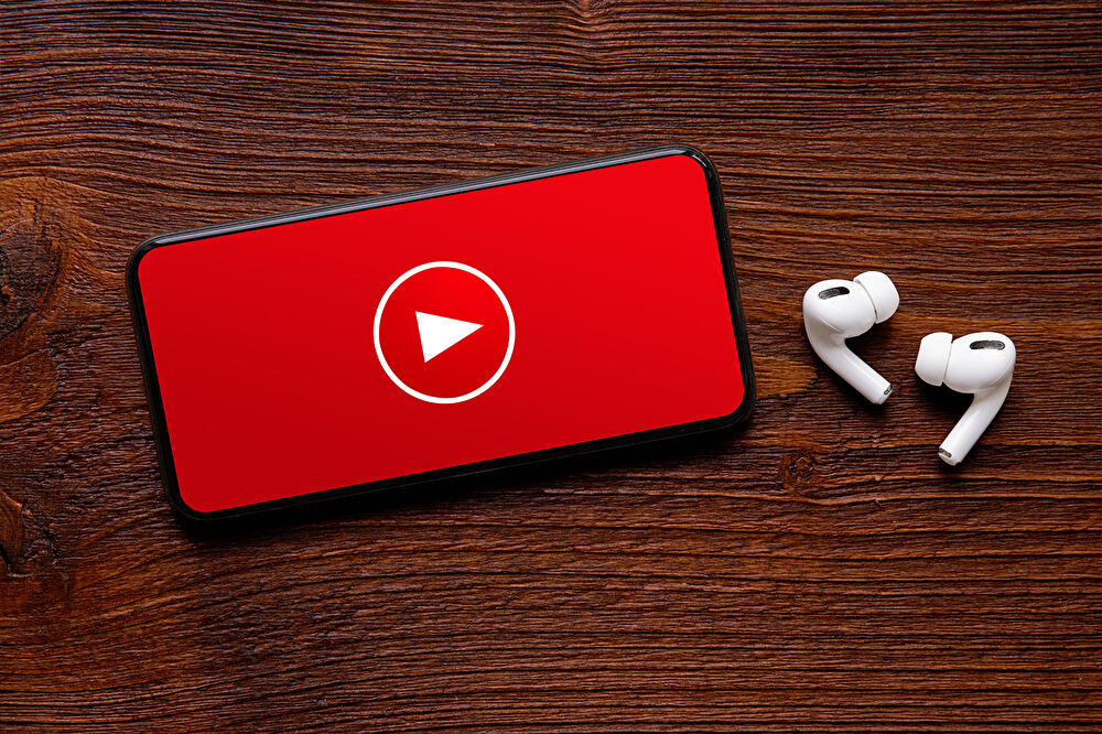 YouTube Music, Podcast'leri Resmen Kullanıma Sunuyor: Ücretsiz Arka Planda Dinleme Özelliğiyle Müzik ve Podcast Dünyasında Yenilik