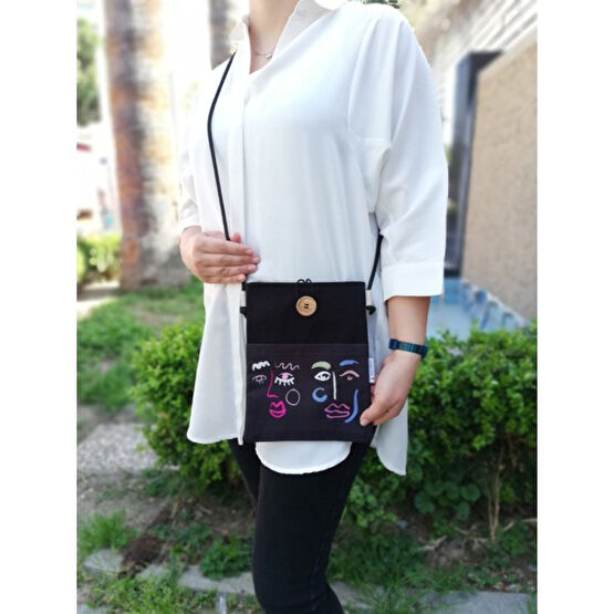 Atölye Smyrna Kitap Kılıfı , Kitap Çantası , Book Bag , Tablet Bag , Book Sleeve , Ebook Bag  (Soyut Yüzler, Askılı) Telefon Kılıfı Fiyatı