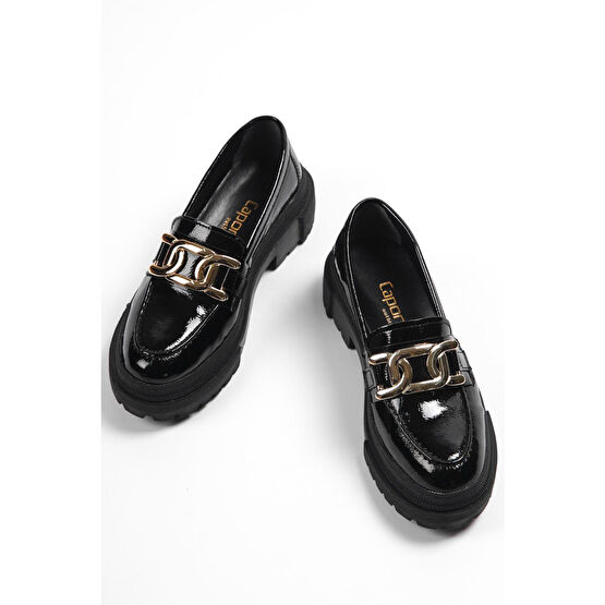 Capone Outfitters Capone Oval Burunlu Metal Aksesuarlı Trak Tabanlı Kırışık Rugan Siyah Kadın Loafer 38 Beden Kadın Günlük Ayakkabıları Fiyatı