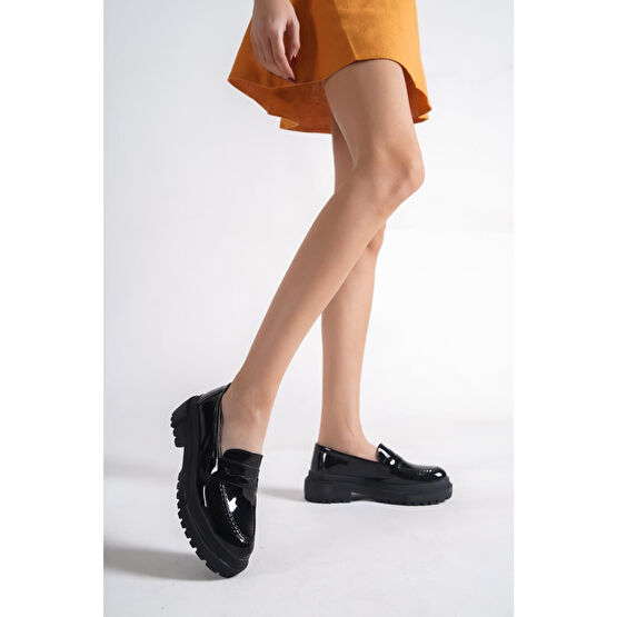 Capone Outfitters Capone Oval Burunlu Trak Tabanlı Rugan Siyah Kadın Loafer 40 Beden Kadın Günlük Ayakkabıları Fiyatı