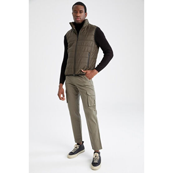 DeFacto Slim Fit Dik Yaka Fermuarlı Su İtici Warmtech Isı Yalıtımlı Yelek U4176AZ22SP Erkek Yelek Fiyatı