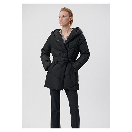 Mavi Kapüşonlu Siyah Parka Regular Fit / Normal Kesim -900 XL Beden Kadın Kaban Fiyatı