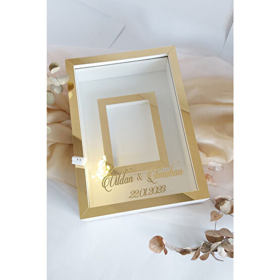Verda Çerçeve Yeni Model 25x35 Cm Gold-beyaz Ledli Fotoğraf Alanlı Model Tasarım Gül Kutusu Anı Çerçevesi! Resim & Fotoğraf Çerçevesi Fiyatı
